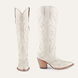 Samira Leather Cowgirl Boots - Chic
Western Style & Comfort
